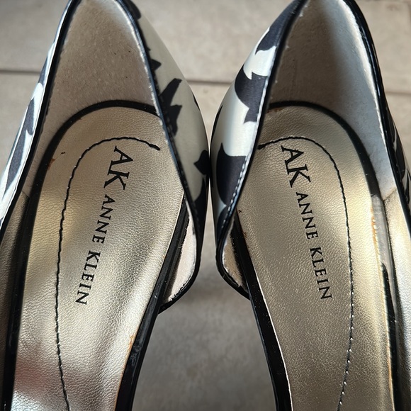 Anna Klein Heels - Picture 5 of 8